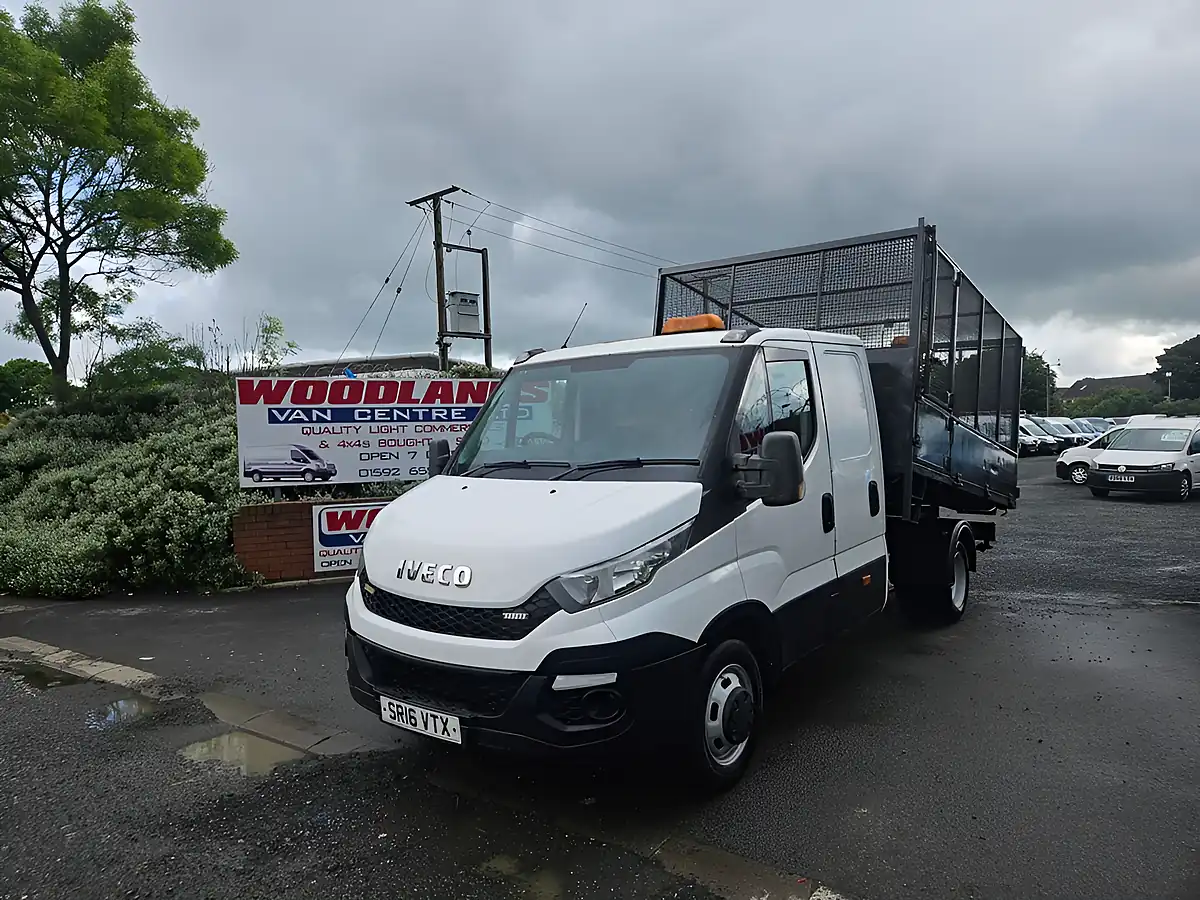 Used 2016 Iveco Daily Lwb Crew Cab Tipper White - Interior and Exterior details 4