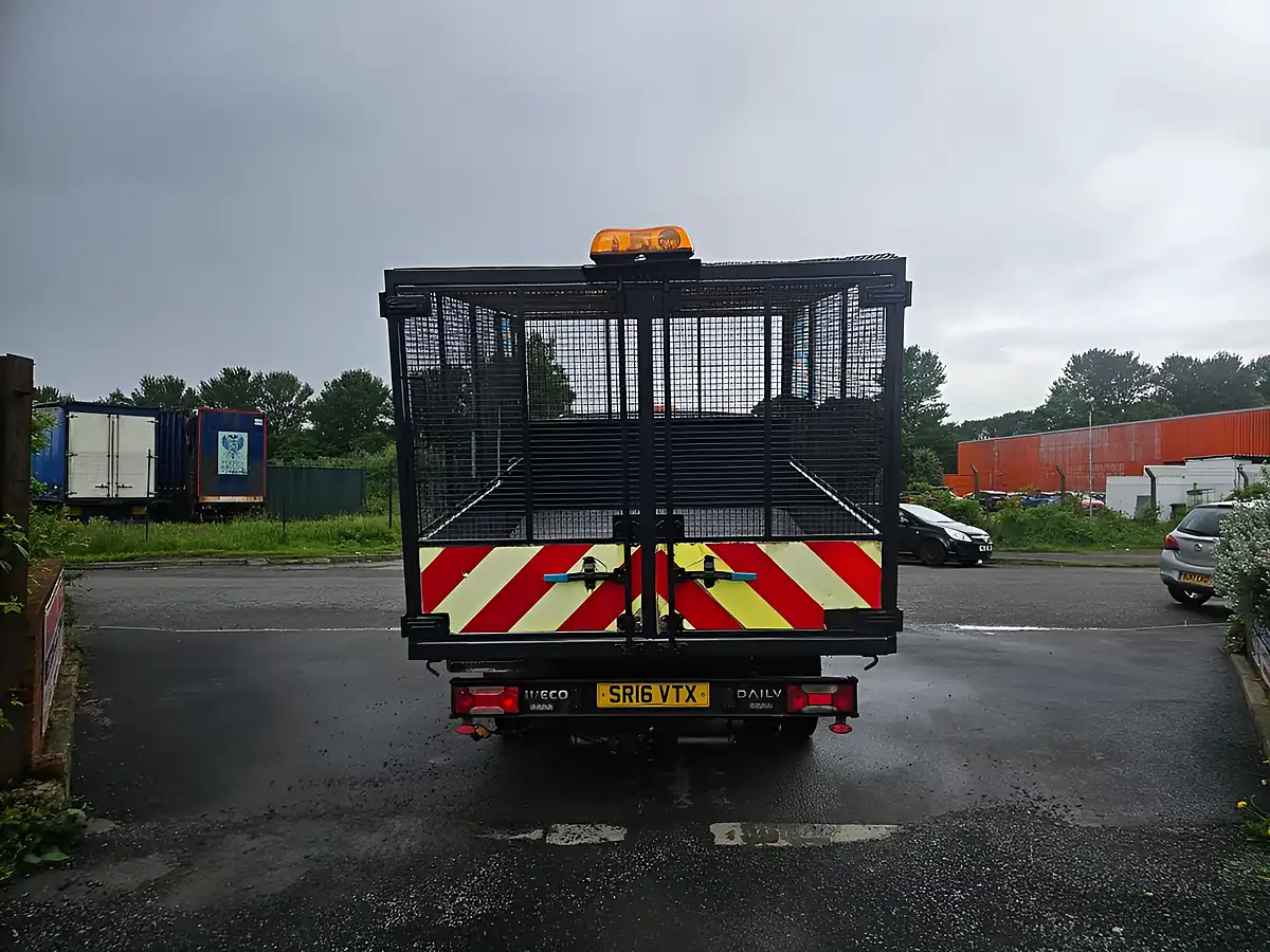 Used 2016 Iveco Daily Lwb Crew Cab Tipper White - Interior and Exterior details 7
