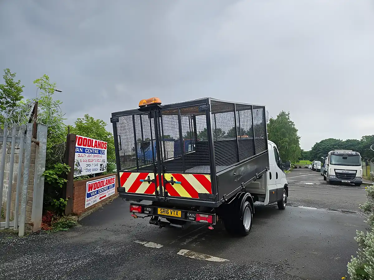 Used 2016 Iveco Daily Lwb Crew Cab Tipper White - Interior and Exterior details 8