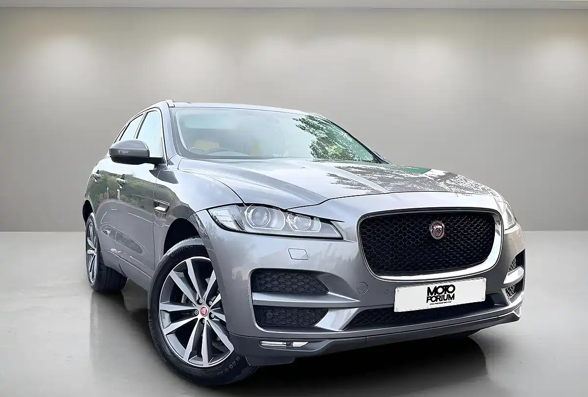 Used 2016 Jaguar F-Pace Portfolio Grey - Front View