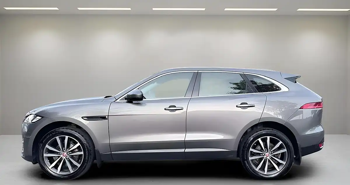 Used 2016 Jaguar F-Pace Portfolio Grey - Interior and Exterior details 5