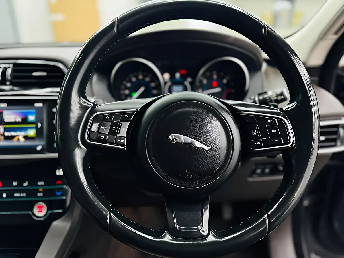 Used 2016 Jaguar F-Pace Prestige Grey - Interior and Exterior details 16