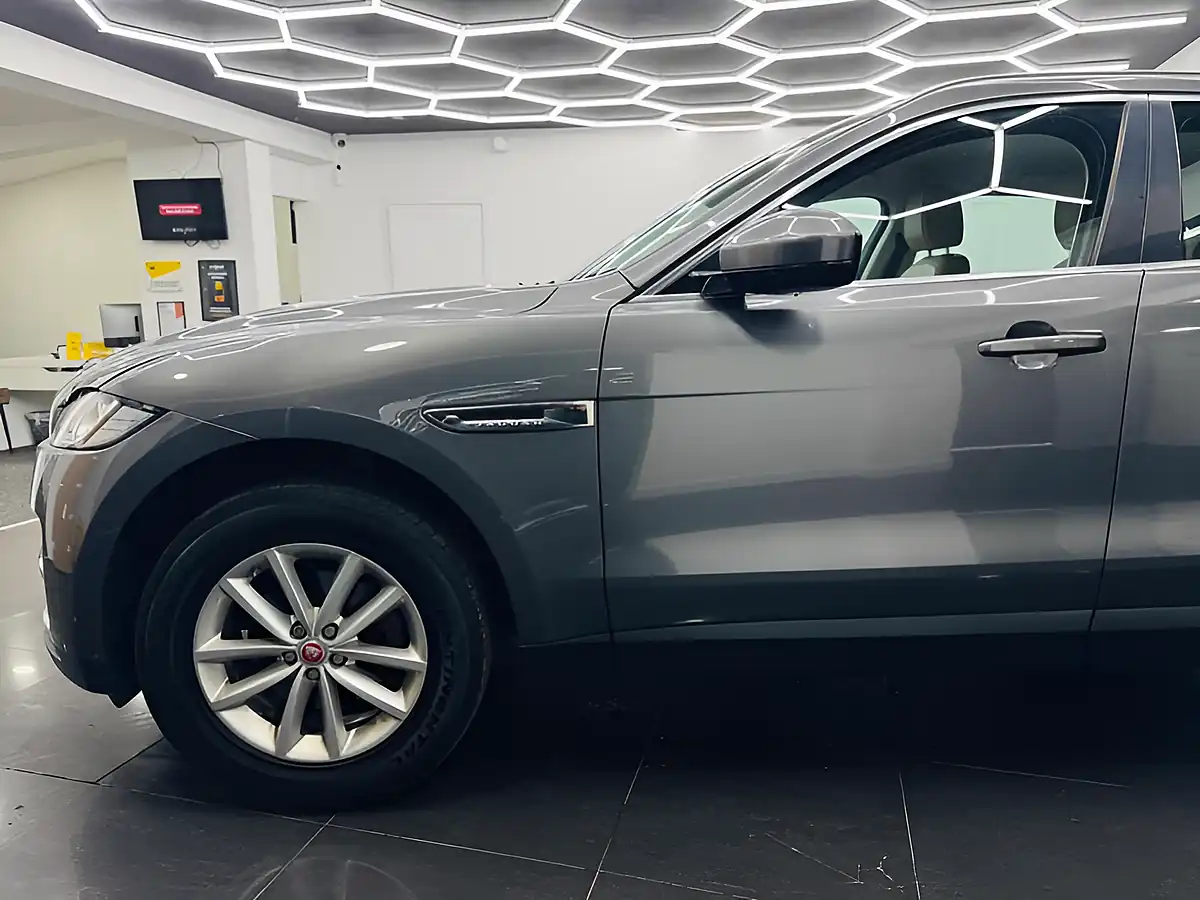 Used 2016 Jaguar F-Pace Prestige Grey - Interior and Exterior details 4