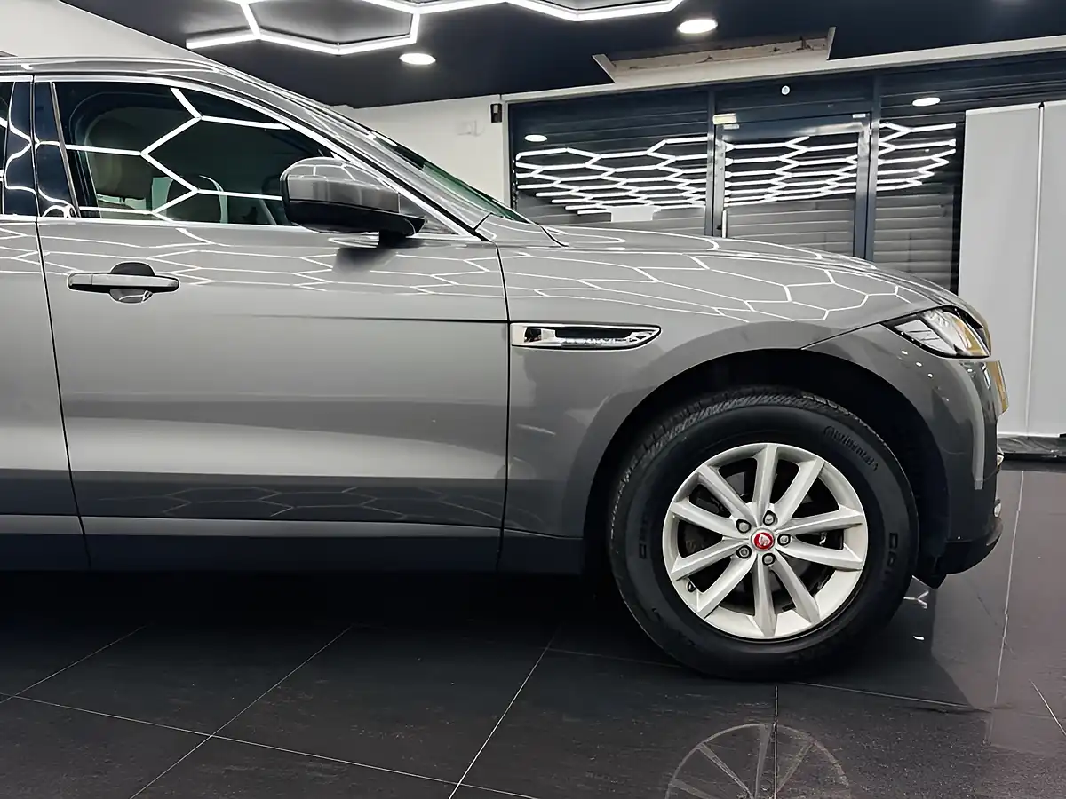 Used 2016 Jaguar F-Pace Prestige Grey - Interior and Exterior details 7