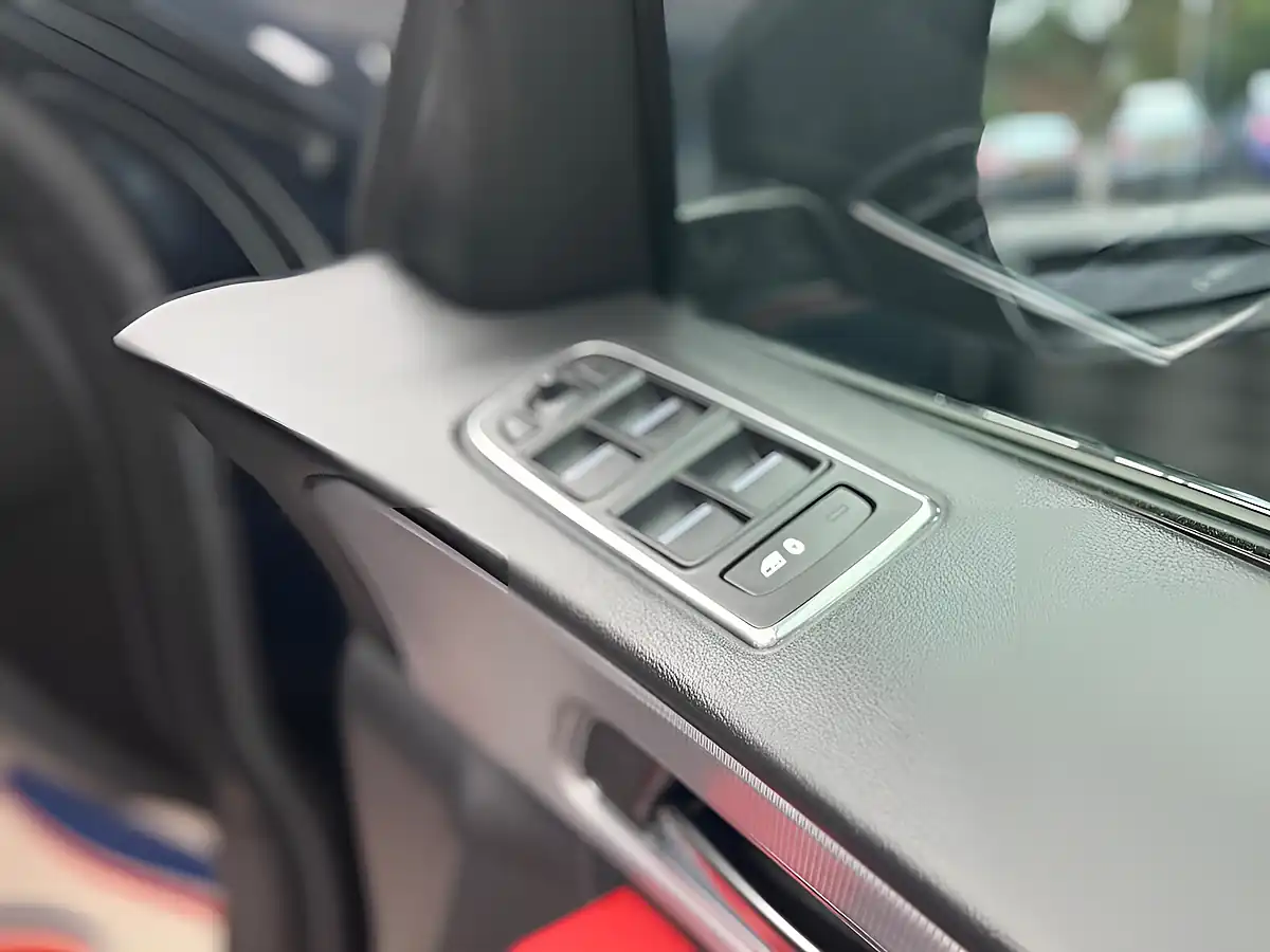 Used 2016 Jaguar F-Pace R-Sport Green - Interior and Exterior details 12
