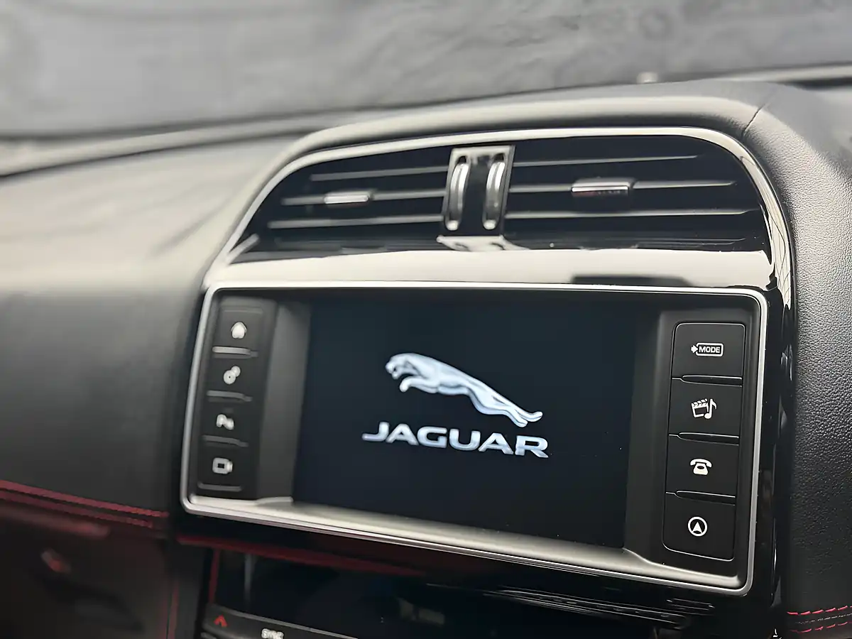 Used 2016 Jaguar F-Pace R-Sport Green - Interior and Exterior details 15