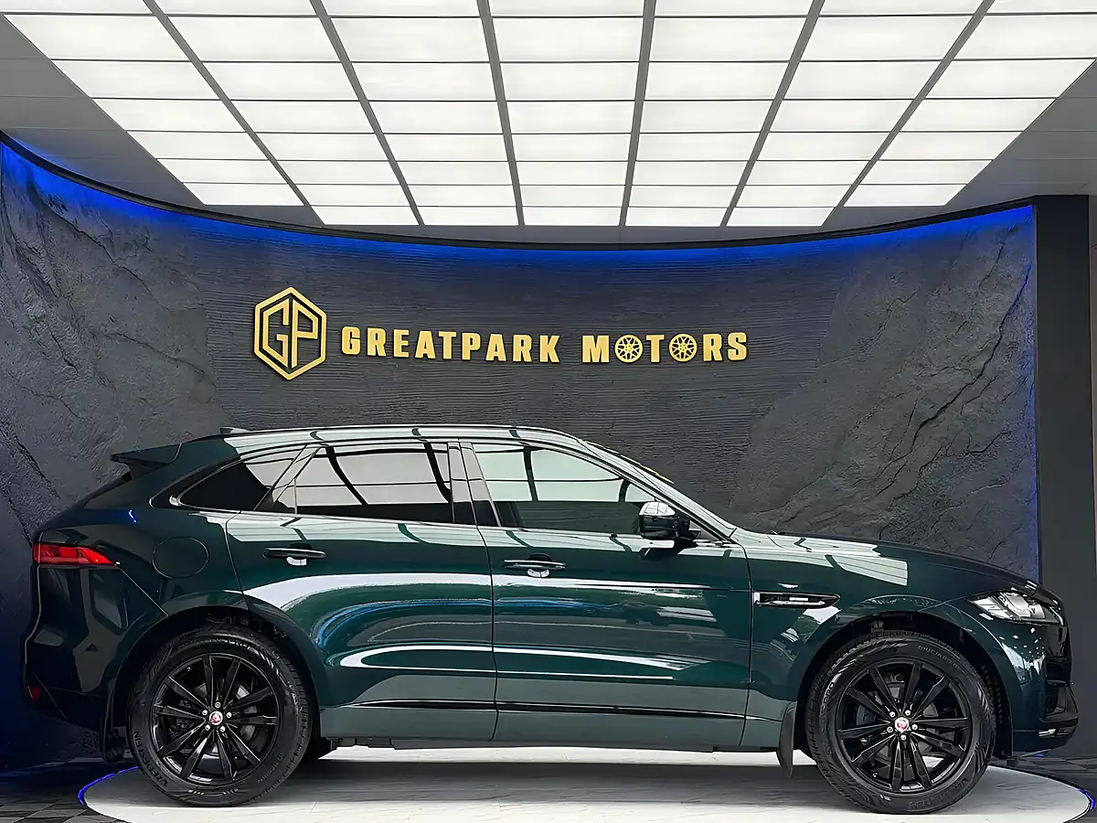 Used 2016 Jaguar F-Pace R-Sport Green - Interior and Exterior details 4