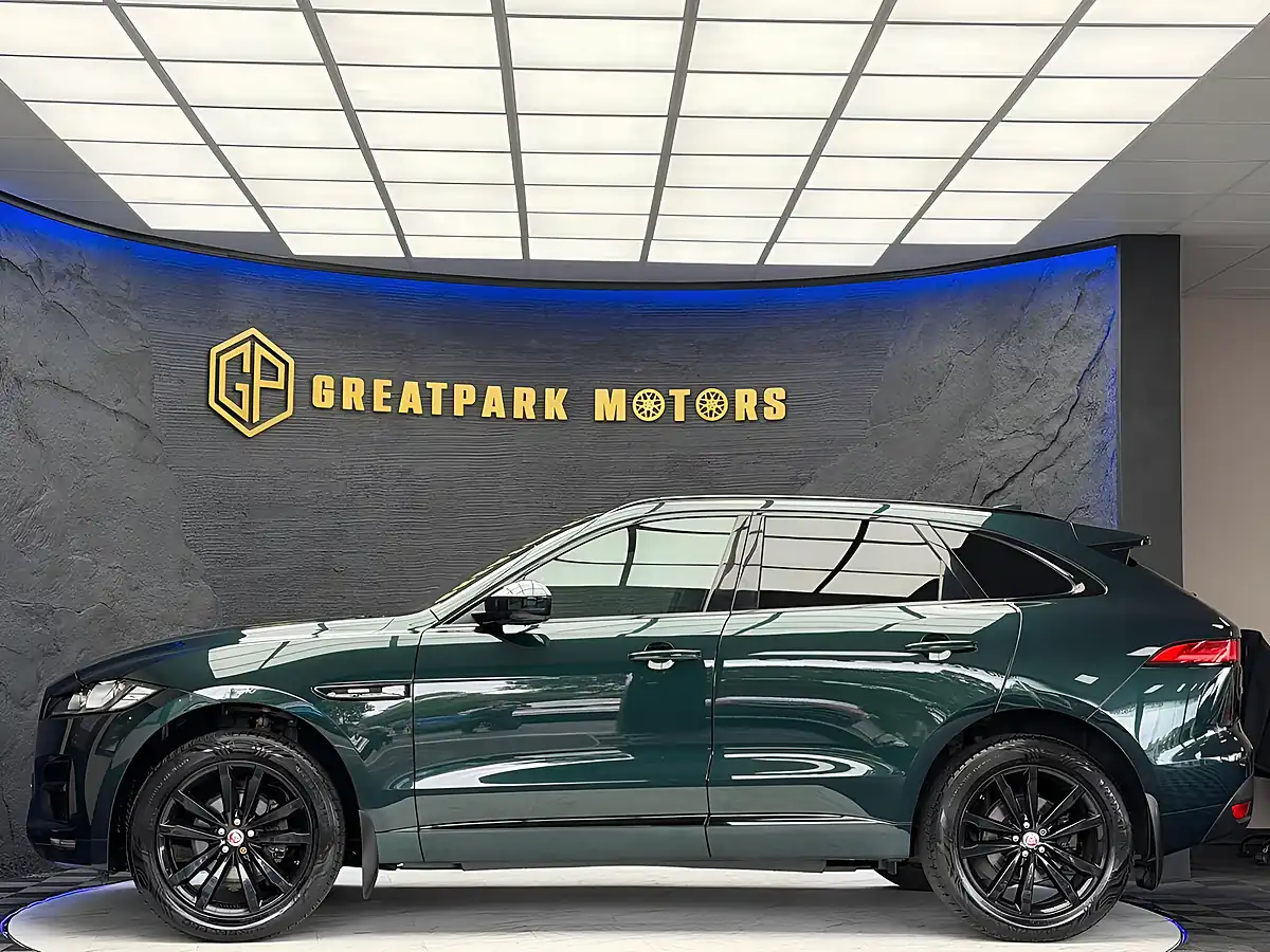Used 2016 Jaguar F-Pace R-Sport Green - Interior and Exterior details 8