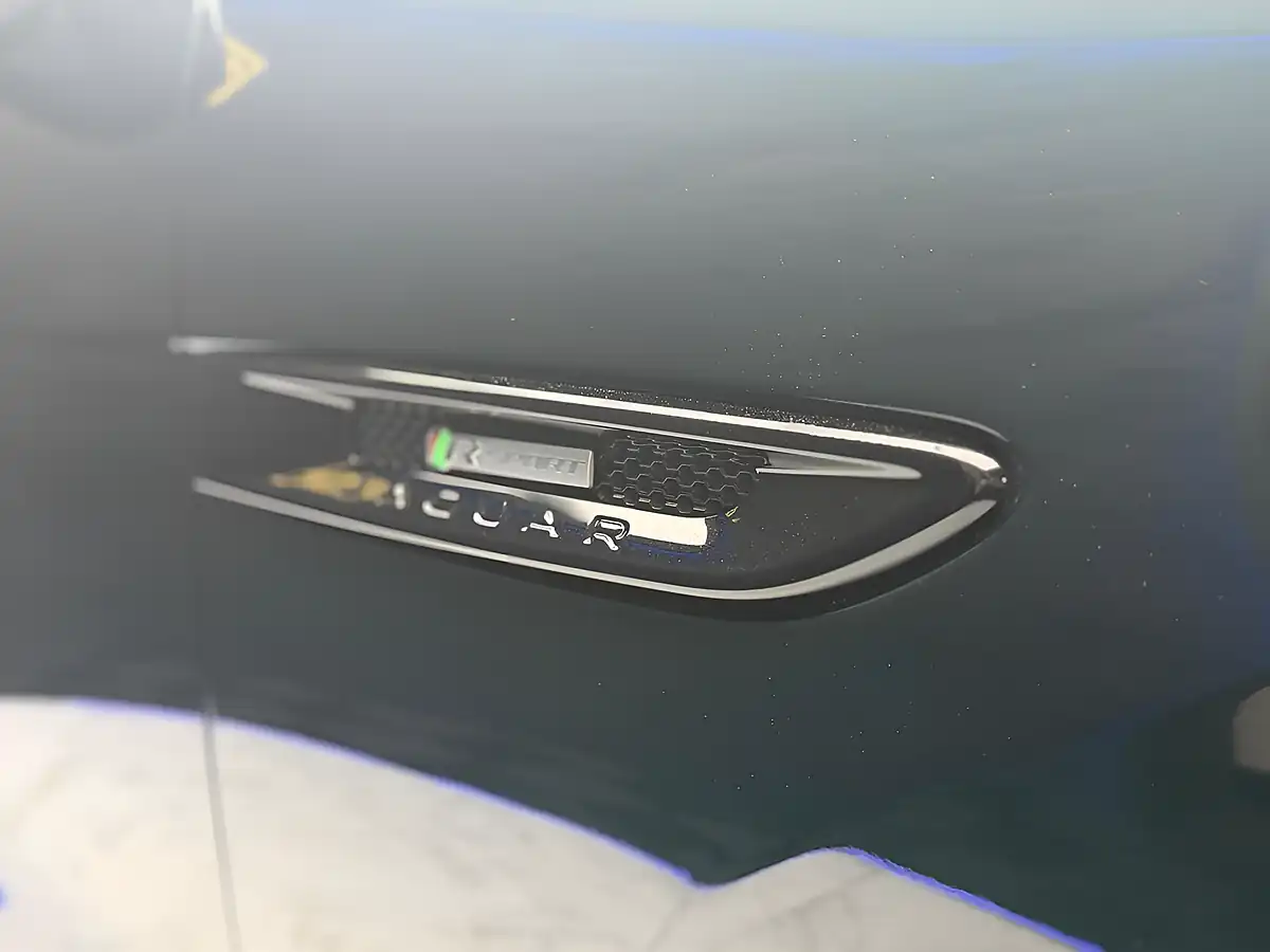 Used 2016 Jaguar F-Pace R-Sport Green - Interior and Exterior details 9
