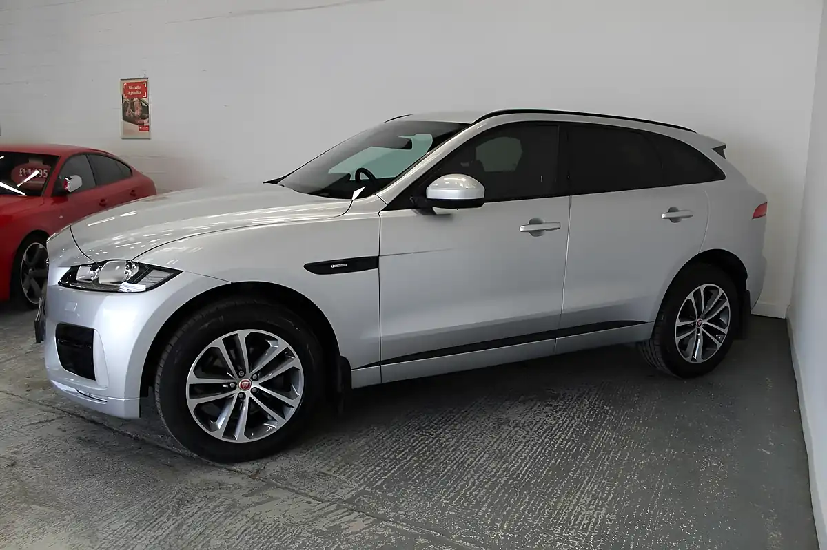 Used 2016 Jaguar F-Pace R-Sport Silver - Interior and Exterior details 4