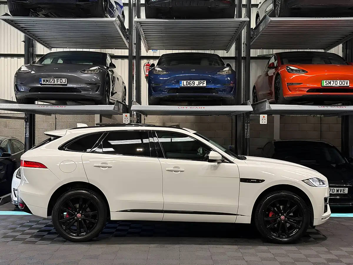 Used 2016 Jaguar F-Pace R-Sport White - Interior and Exterior details 10