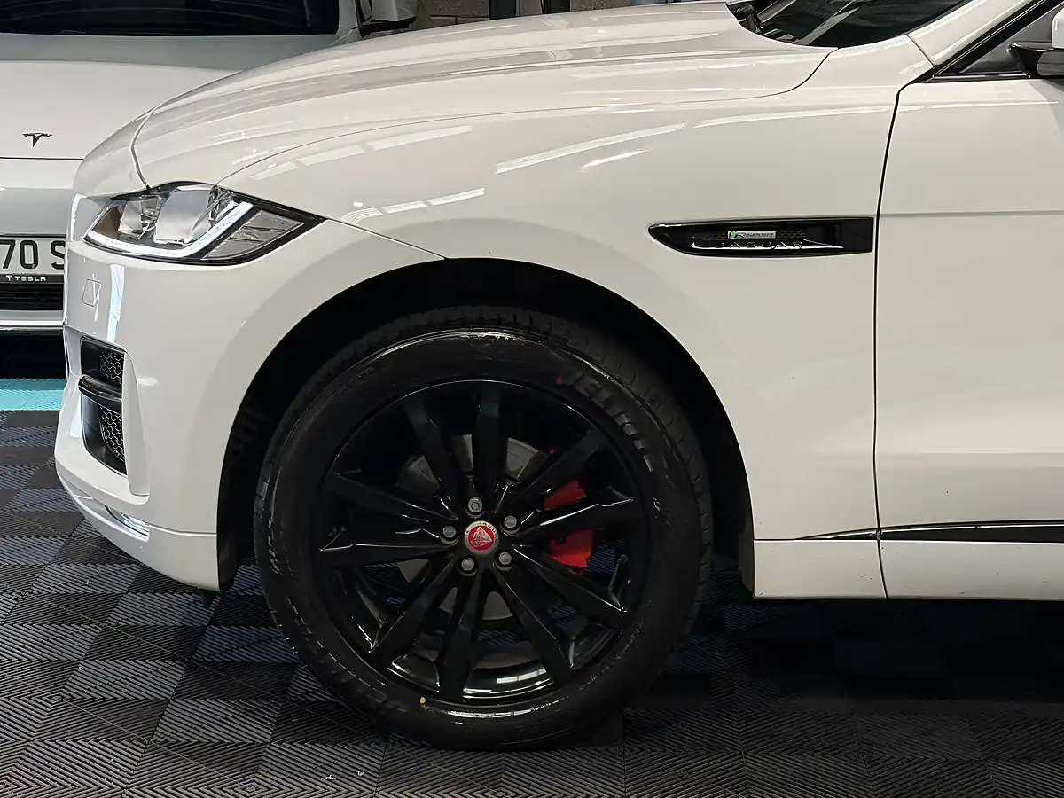 Used 2016 Jaguar F-Pace R-Sport White - Interior and Exterior details 14