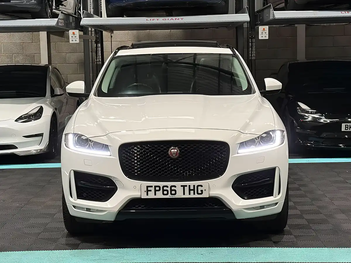 Used 2016 Jaguar F-Pace R-Sport White - Interior and Exterior details 4