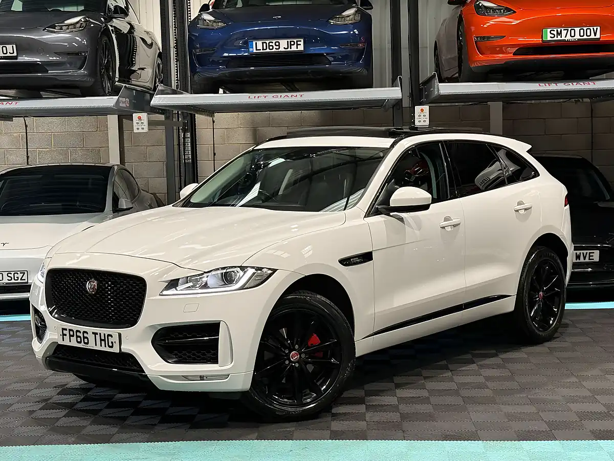 Used 2016 Jaguar F-Pace R-Sport White - Interior and Exterior details 5