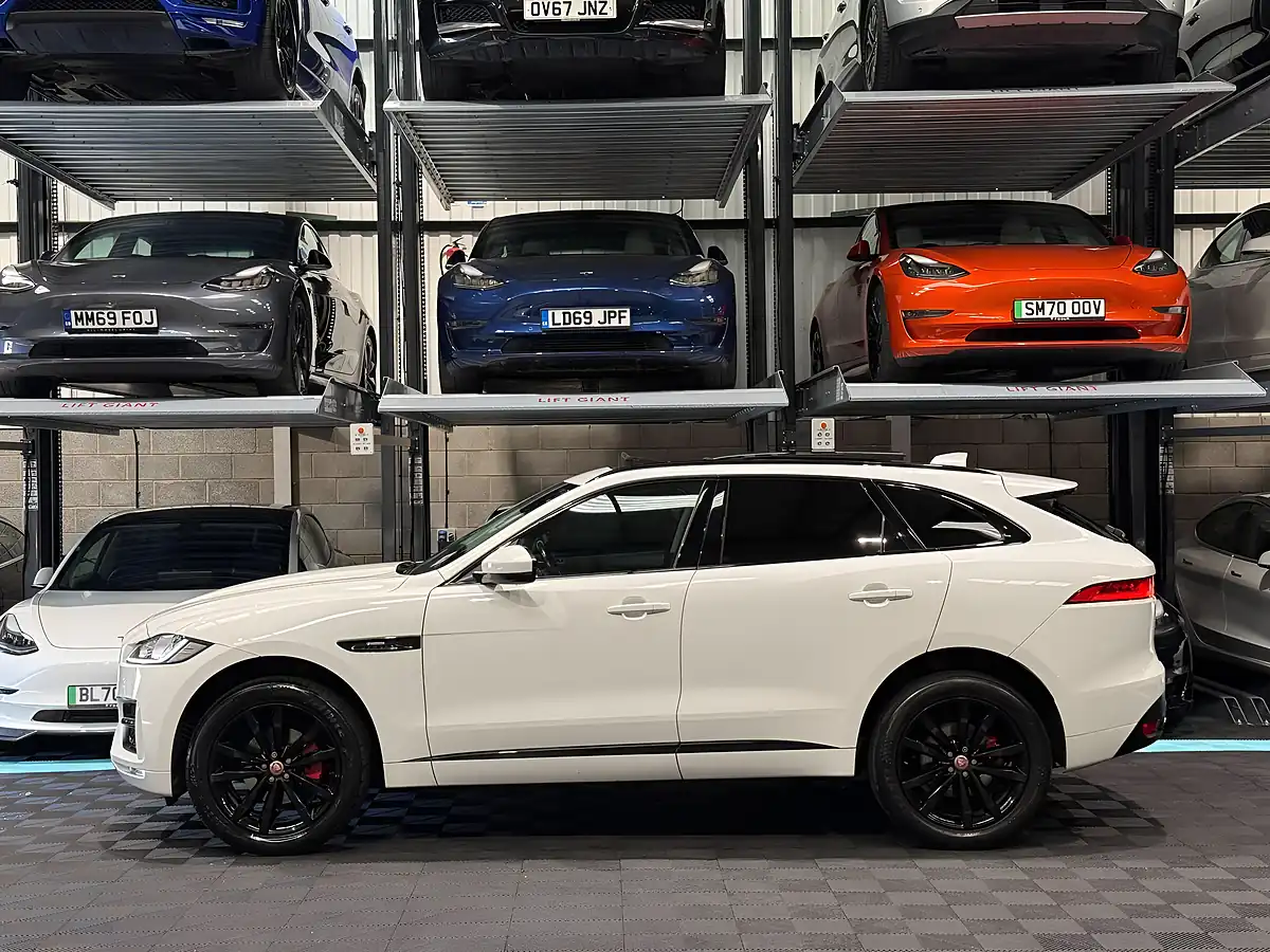 Used 2016 Jaguar F-Pace R-Sport White - Interior and Exterior details 6