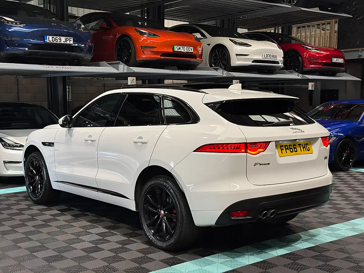 Used 2016 Jaguar F-Pace R-Sport White - Interior and Exterior details 7