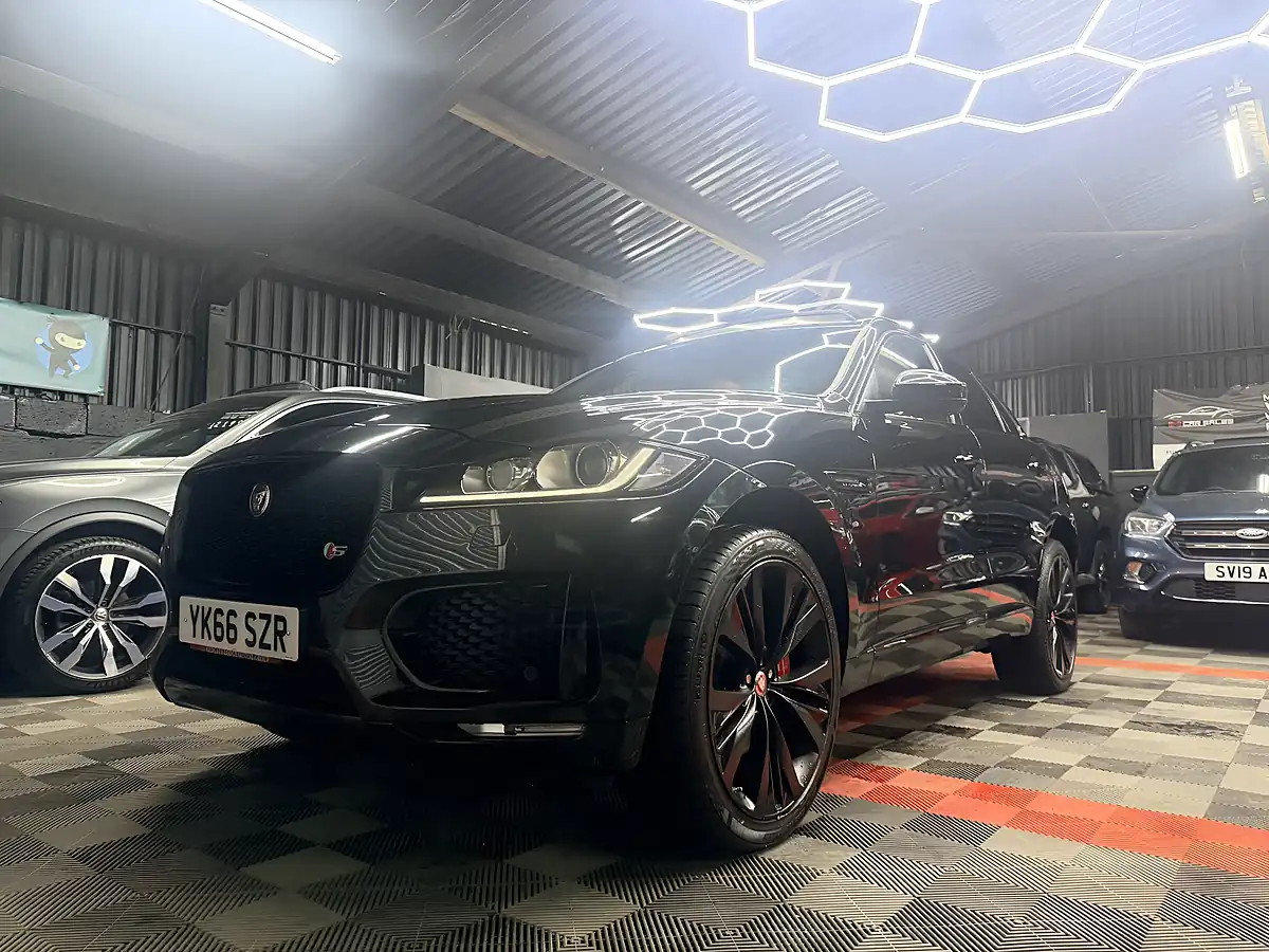 Used 2016 Jaguar F-Pace S Black - Interior and Exterior details 8
