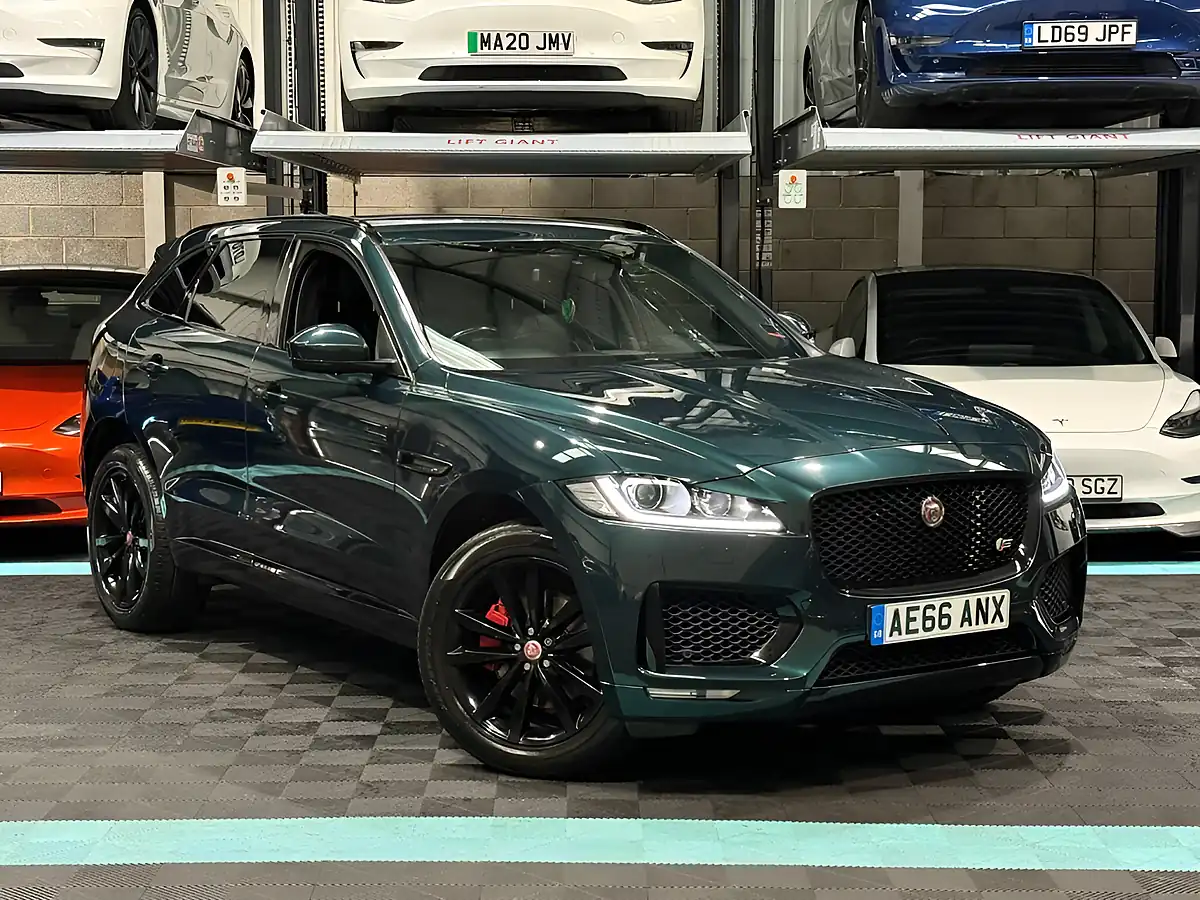 Used 2016 Jaguar F-Pace S Green - Front View