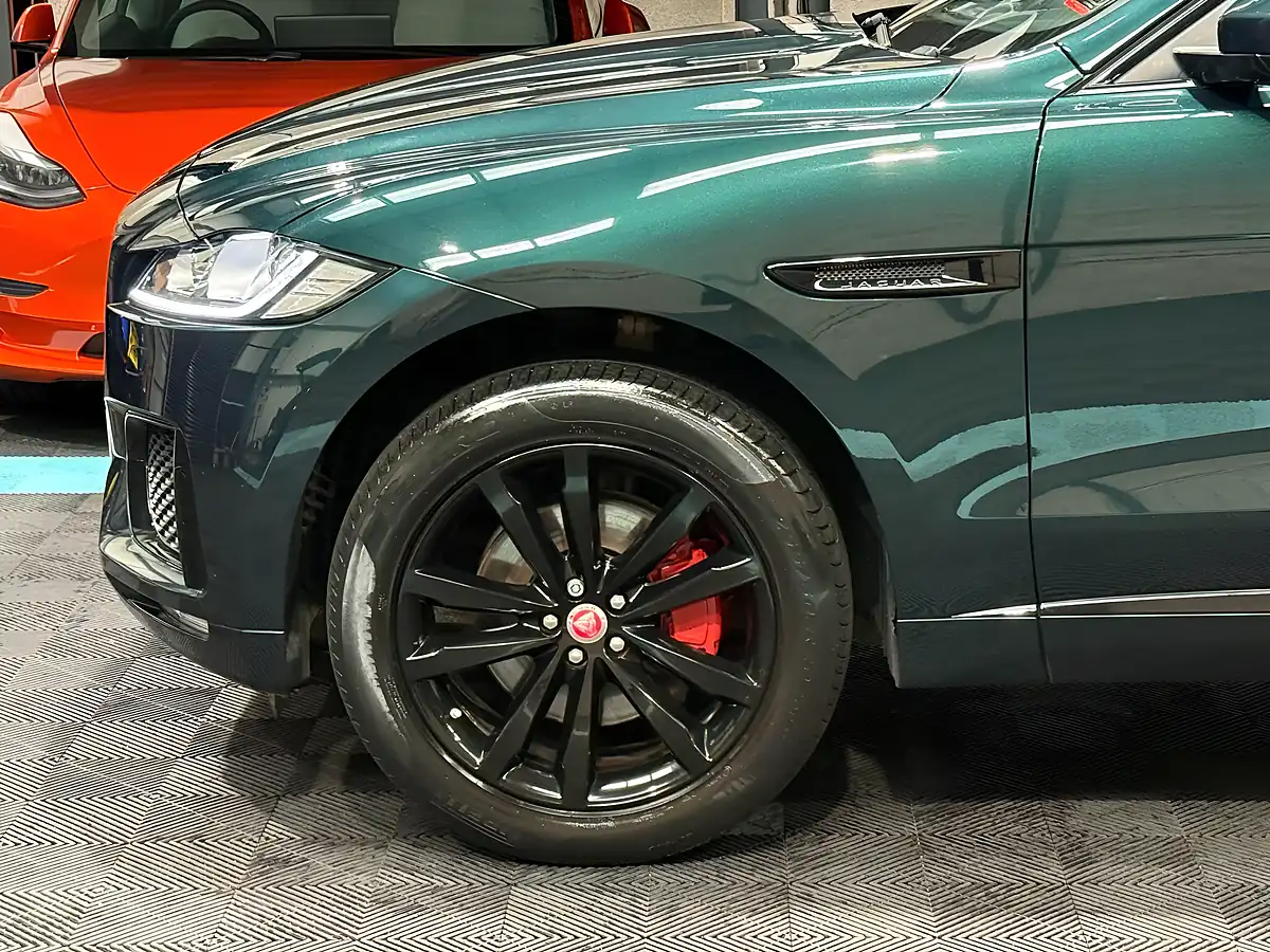 Used 2016 Jaguar F-Pace S Green - Interior and Exterior details 14