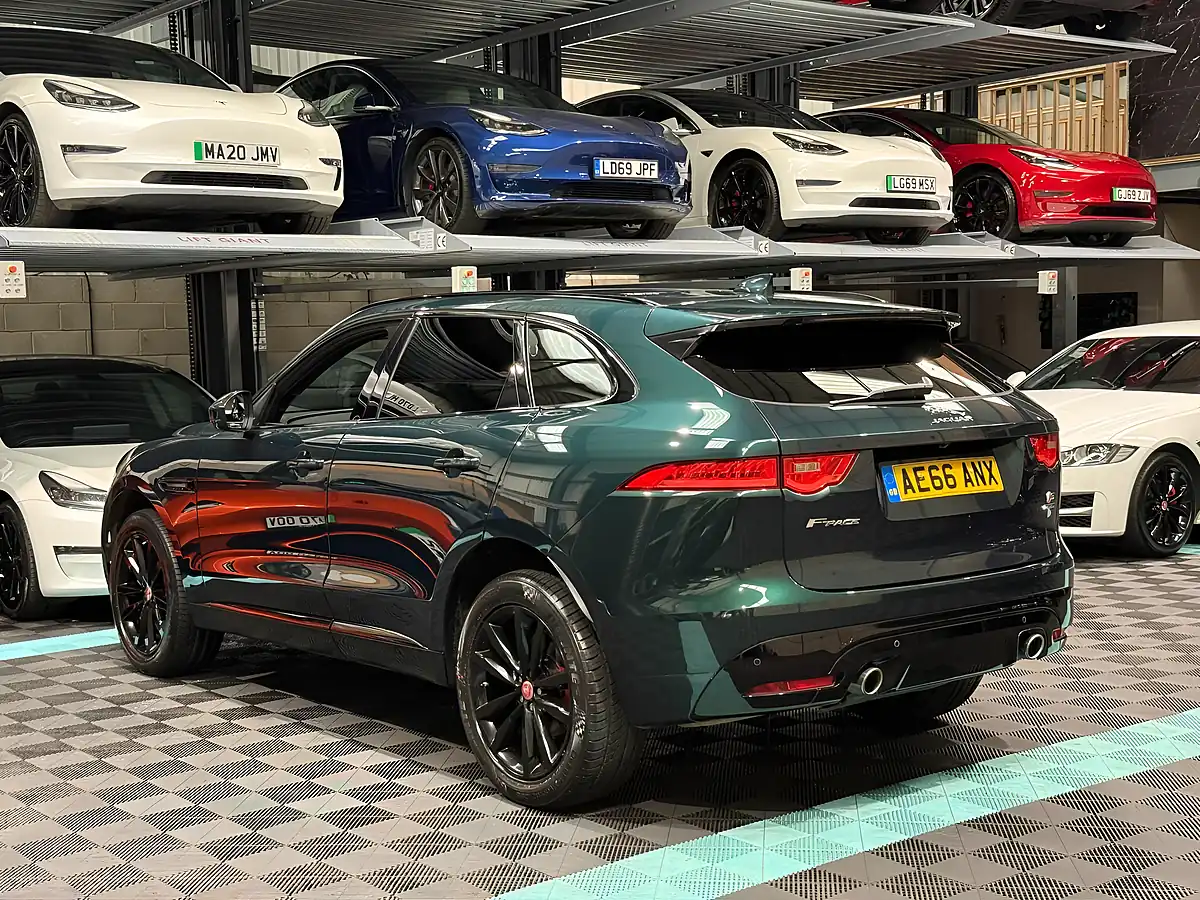 Used 2016 Jaguar F-Pace S Green - Interior and Exterior details 7