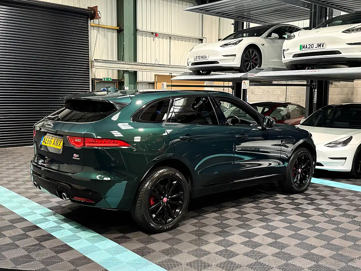 Used 2016 Jaguar F-Pace S Green - Interior and Exterior details 9