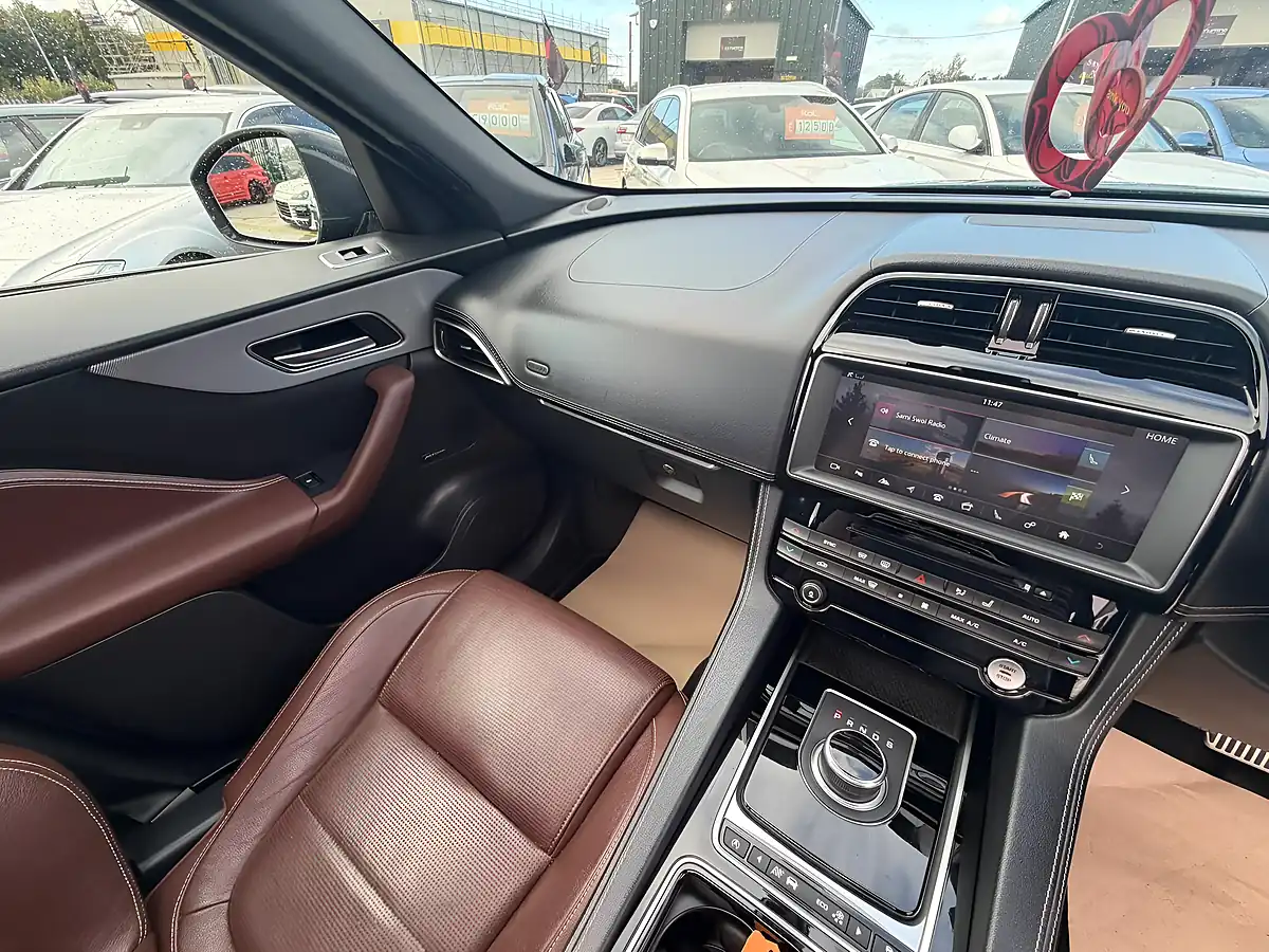Used 2016 Jaguar F-Pace S Green - Interior and Exterior details 11