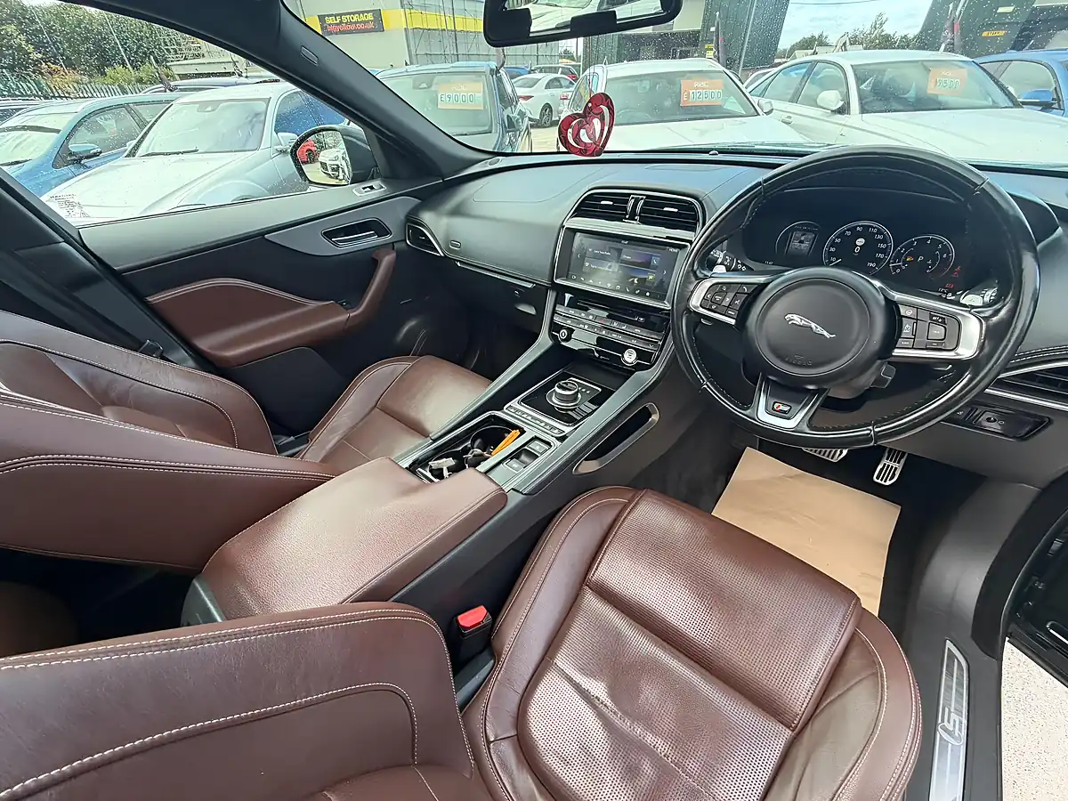 Used 2016 Jaguar F-Pace S Green - Interior and Exterior details 12