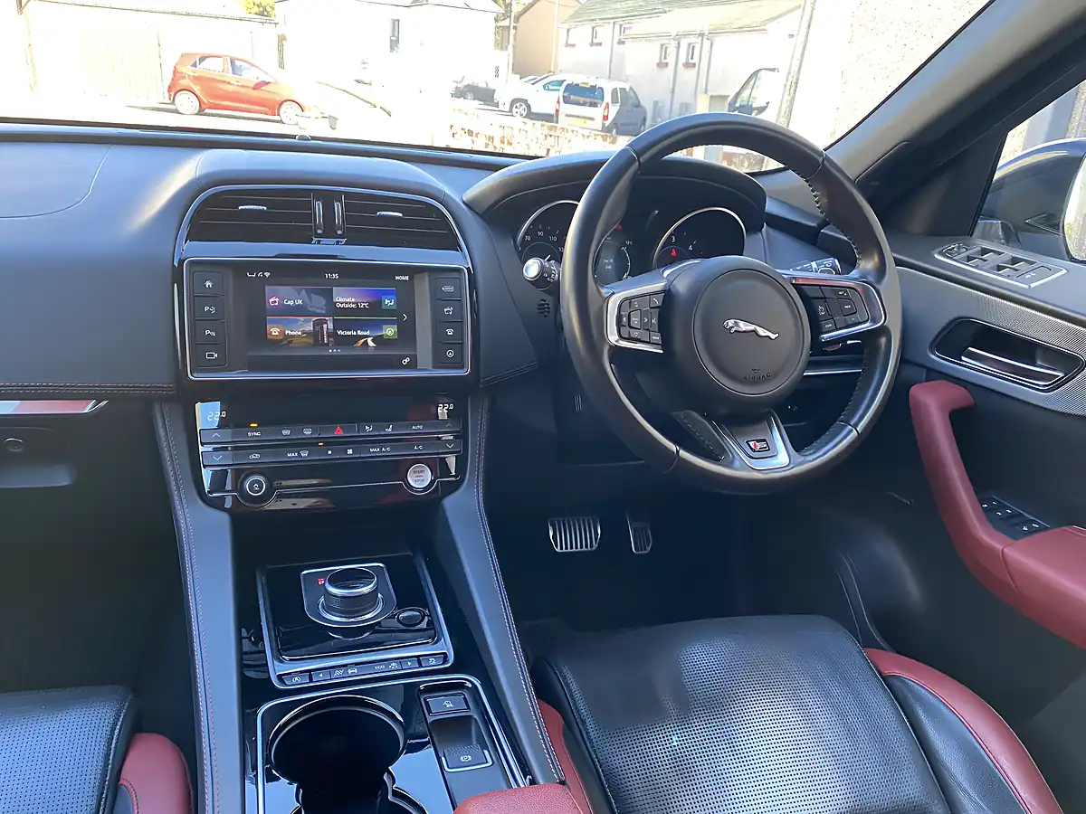 Used 2016 Jaguar F-Pace S White - Interior and Exterior details 13