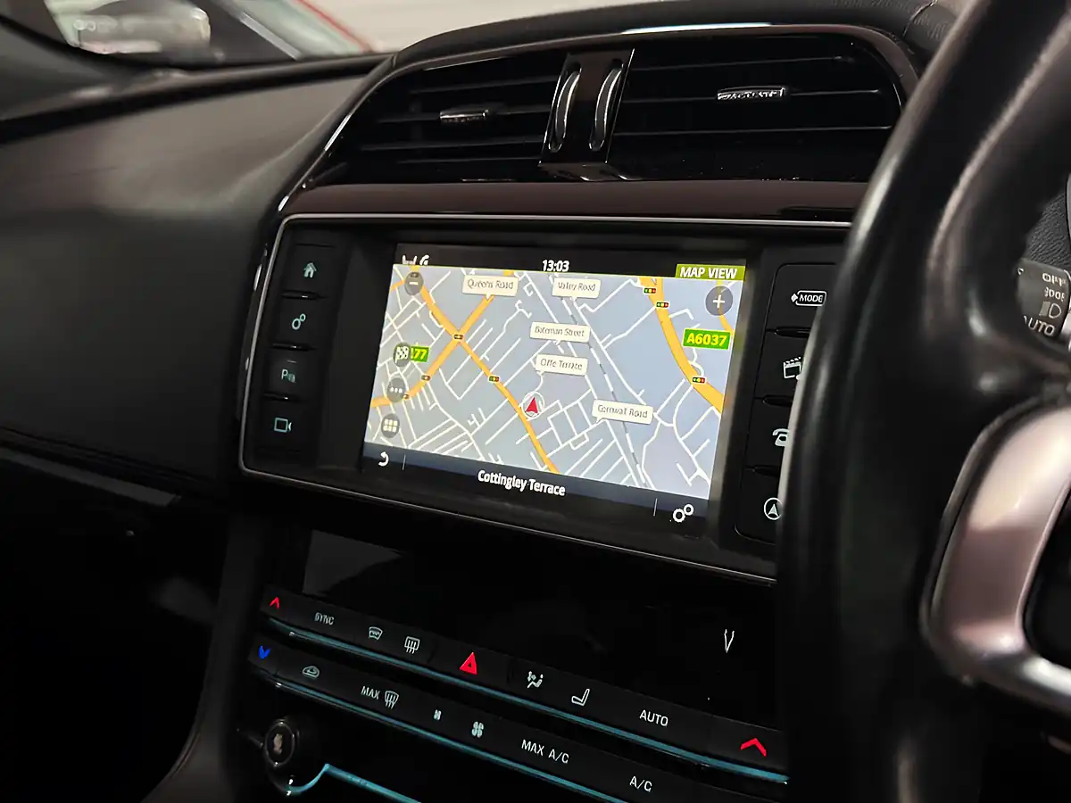 Used 2016 Jaguar F-Pace S White - Interior and Exterior details 19