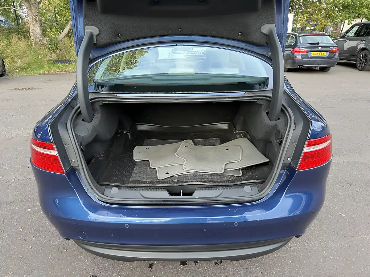 Used 2016 Jaguar Xe Prestige Blue - Interior and Exterior details 17