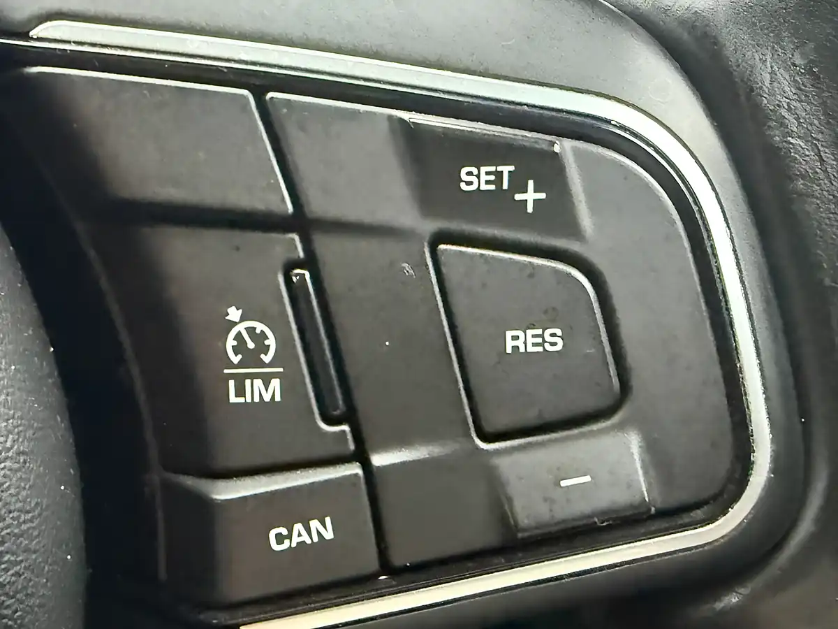 Used 2016 Jaguar Xe Prestige Blue - Interior and Exterior details 17