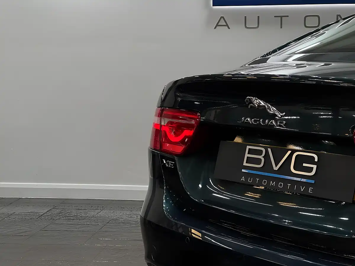 Used 2016 Jaguar Xe Prestige Green - Interior and Exterior details 11
