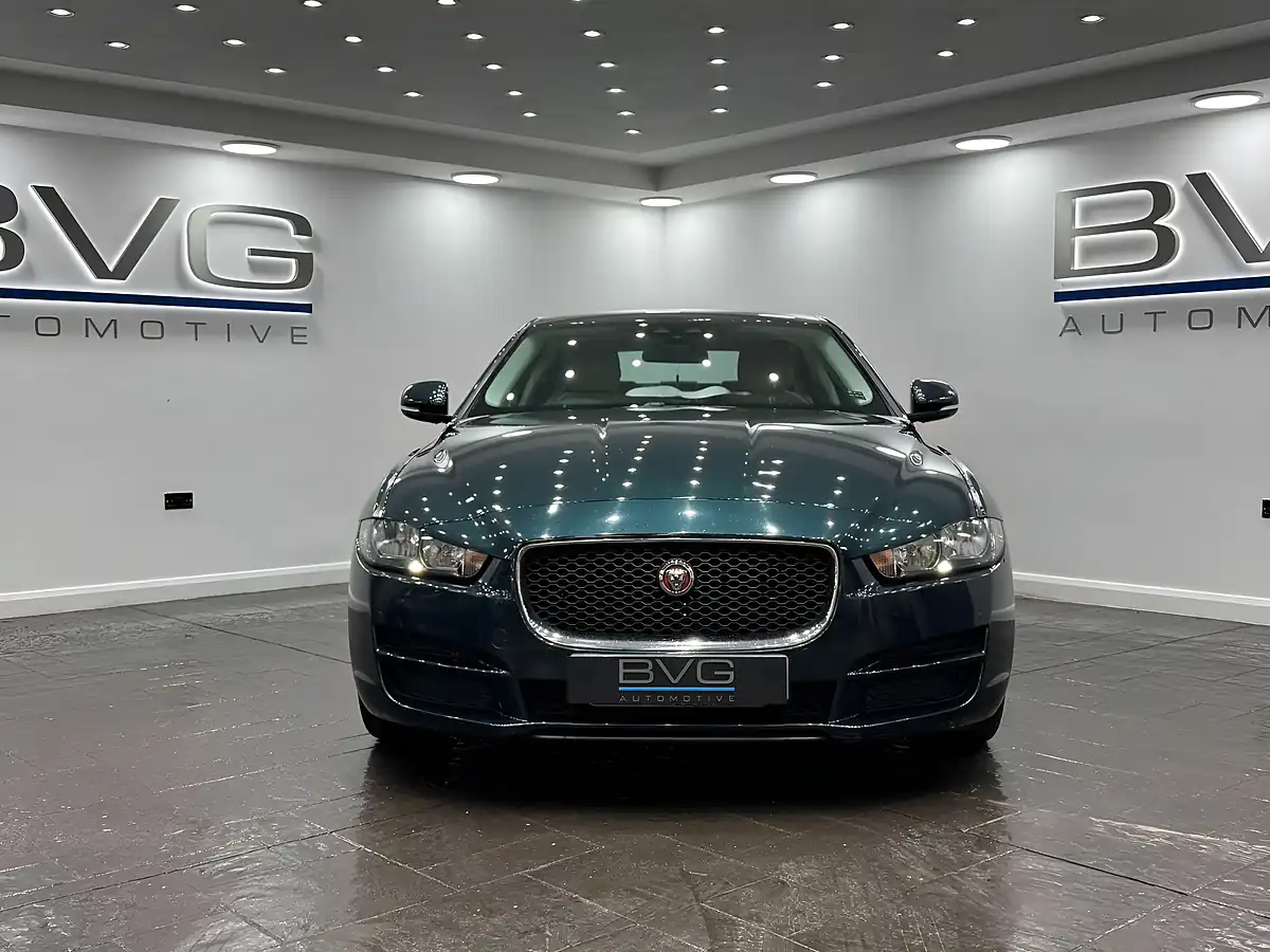 Used 2016 Jaguar Xe Prestige Green - Interior and Exterior details 4