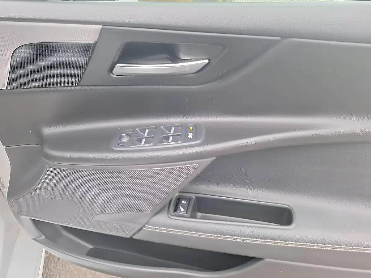 Used 2016 Jaguar Xe R-Sport Silver - Interior and Exterior details 15