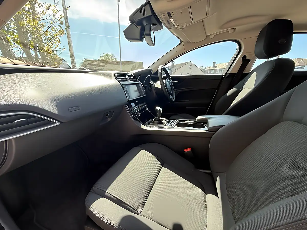 Used 2016 Jaguar Xe Se Silver - Interior and Exterior details 13