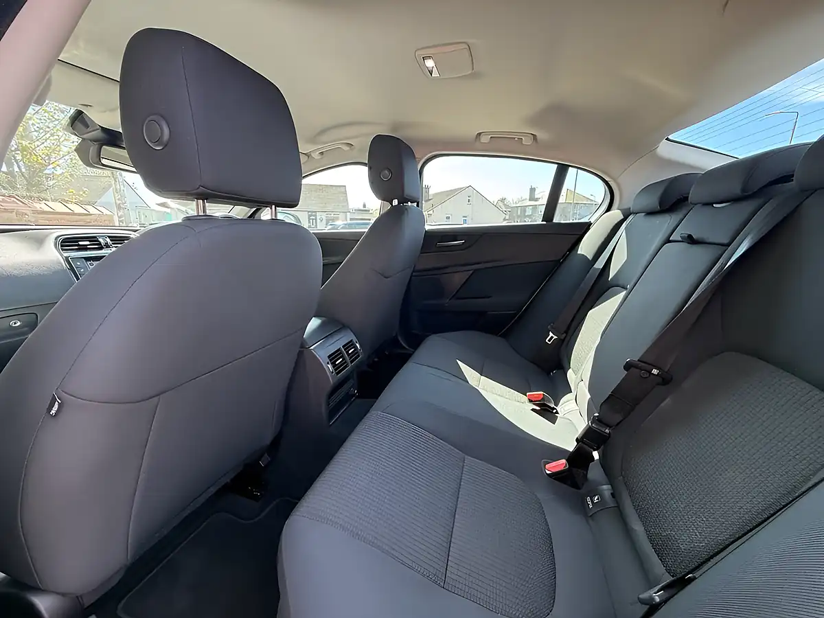 Used 2016 Jaguar Xe Se Silver - Interior and Exterior details 15