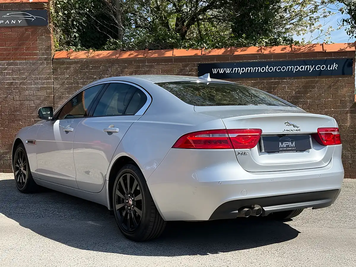 Used 2016 Jaguar Xe Se Silver - Interior and Exterior details 6