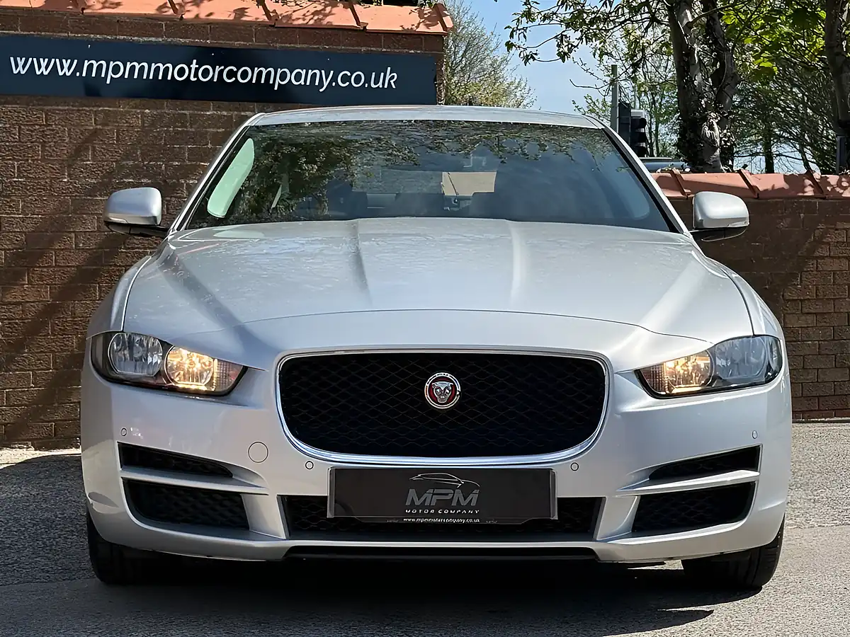Used 2016 Jaguar Xe Se Silver - Interior and Exterior details 7