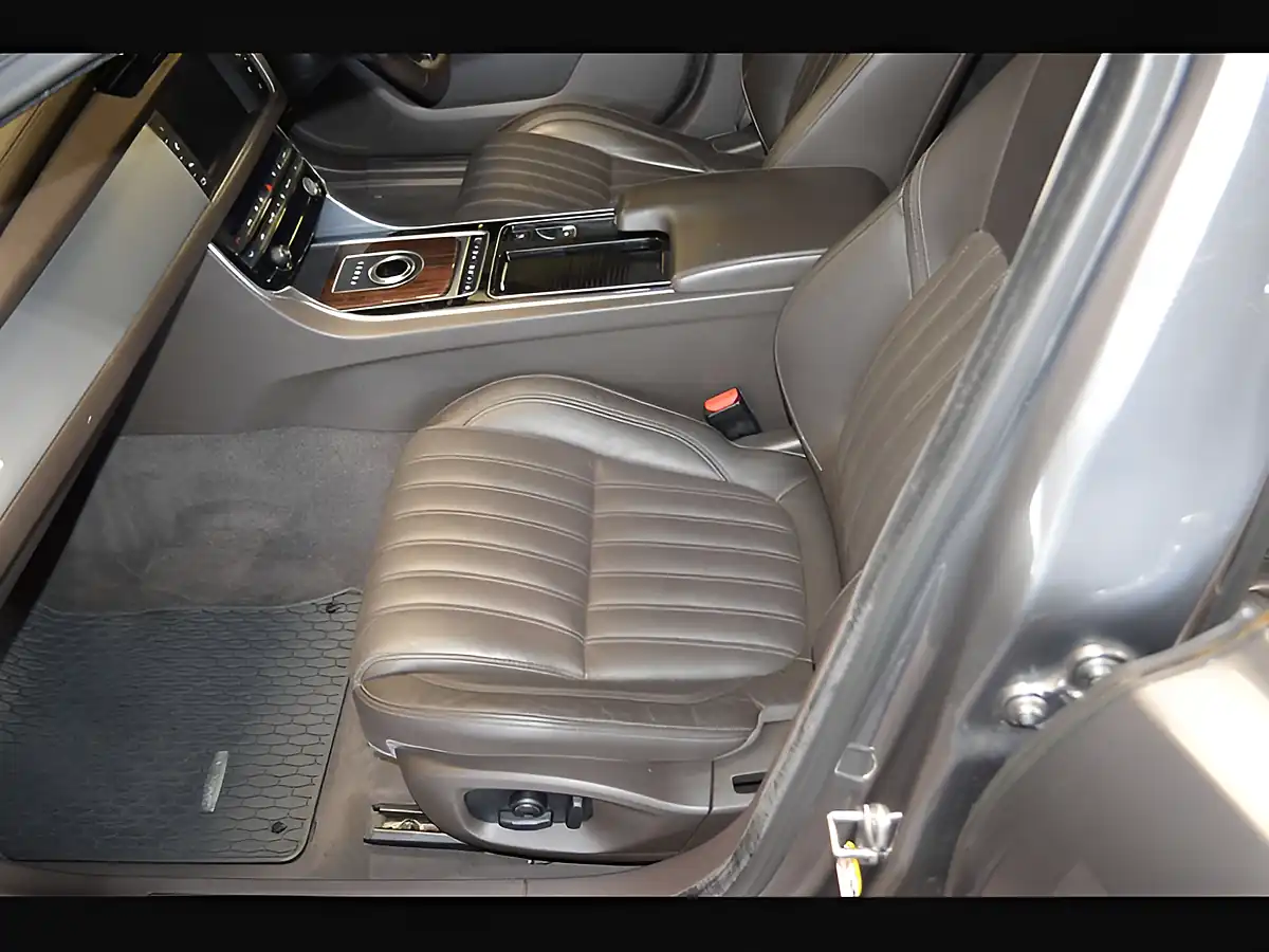 Used 2016 Jaguar Xf Portfolio Ammonite Grey - Interior and Exterior details 10
