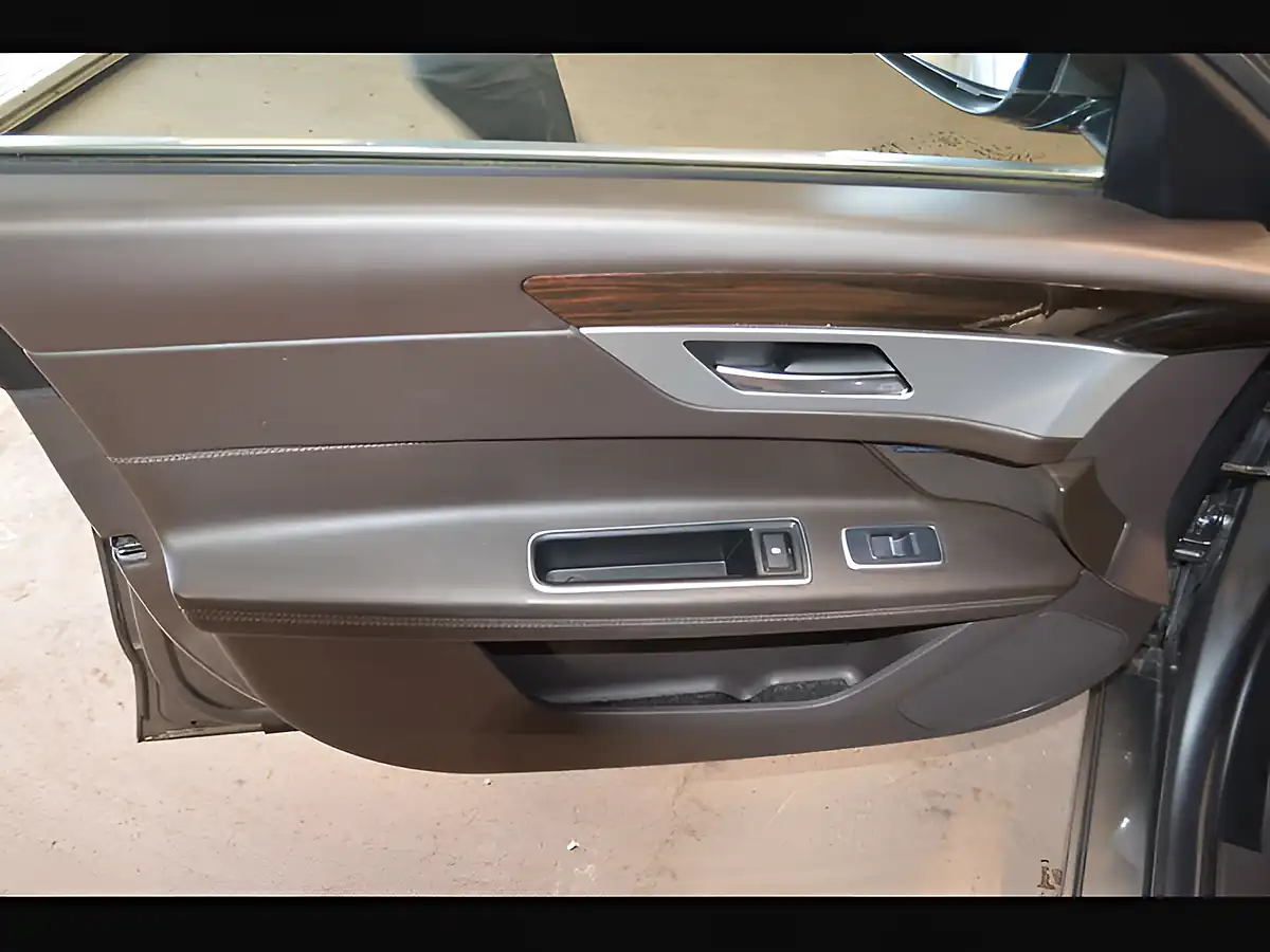 Used 2016 Jaguar Xf Portfolio Ammonite Grey - Interior and Exterior details 14