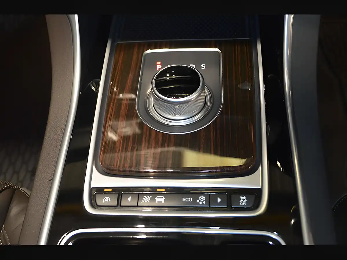 Used 2016 Jaguar Xf Portfolio Ammonite Grey - Interior and Exterior details 15