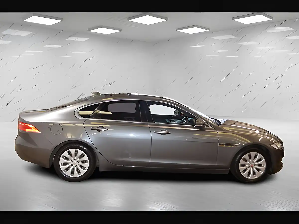 Used 2016 Jaguar Xf Portfolio Ammonite Grey - Interior and Exterior details 5