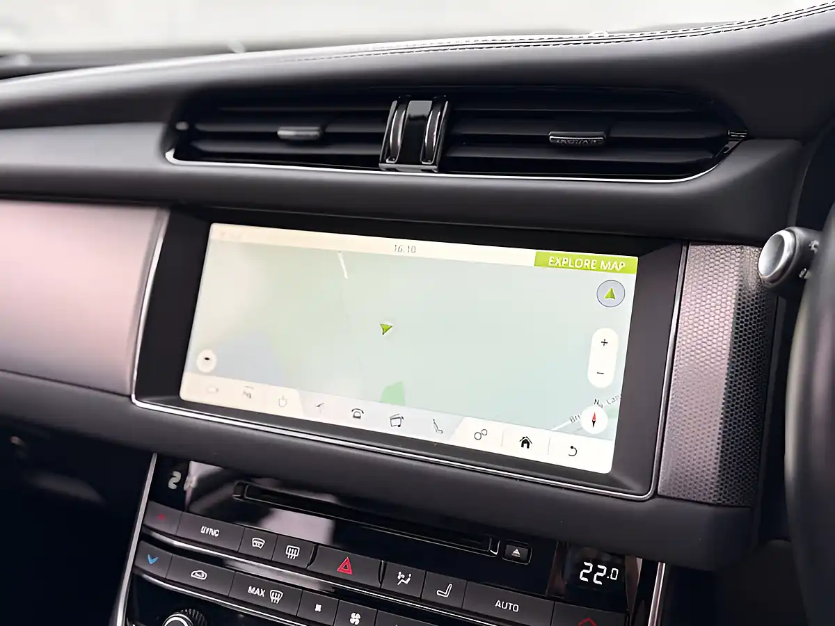 Used 2016 Jaguar Xf Portfolio Aurora Red - Interior and Exterior details 18
