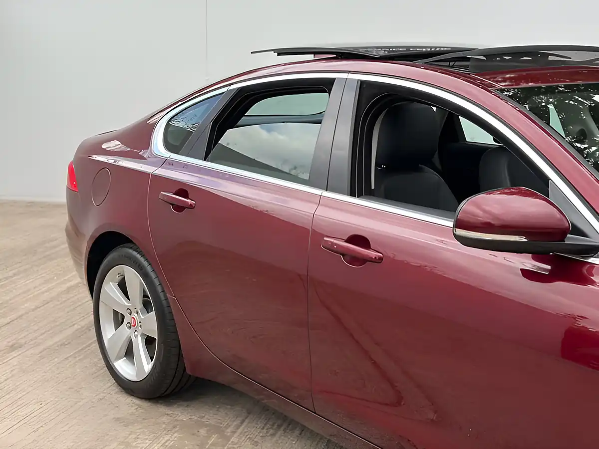 Used 2016 Jaguar Xf Portfolio Aurora Red - Interior and Exterior details 6