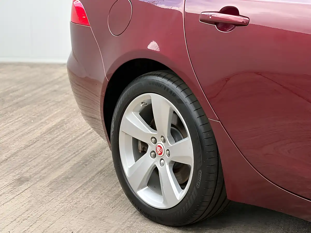 Used 2016 Jaguar Xf Portfolio Aurora Red - Interior and Exterior details 9