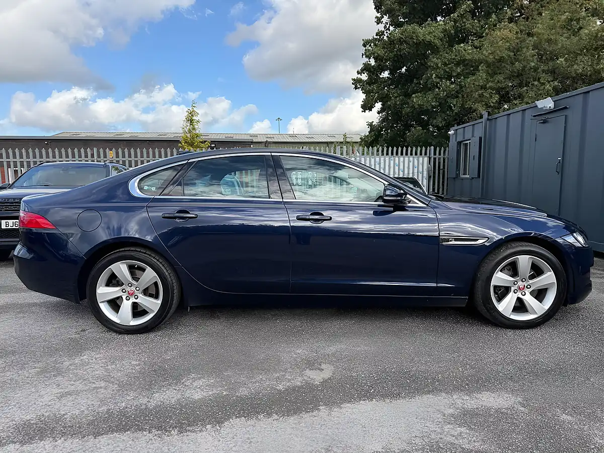 Used 2016 Jaguar Xf Portfolio Blue - Interior and Exterior details 8