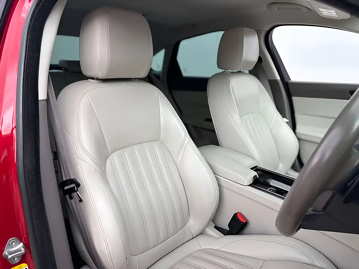 Used 2016 Jaguar Xf Portfolio Red - Interior and Exterior details 10