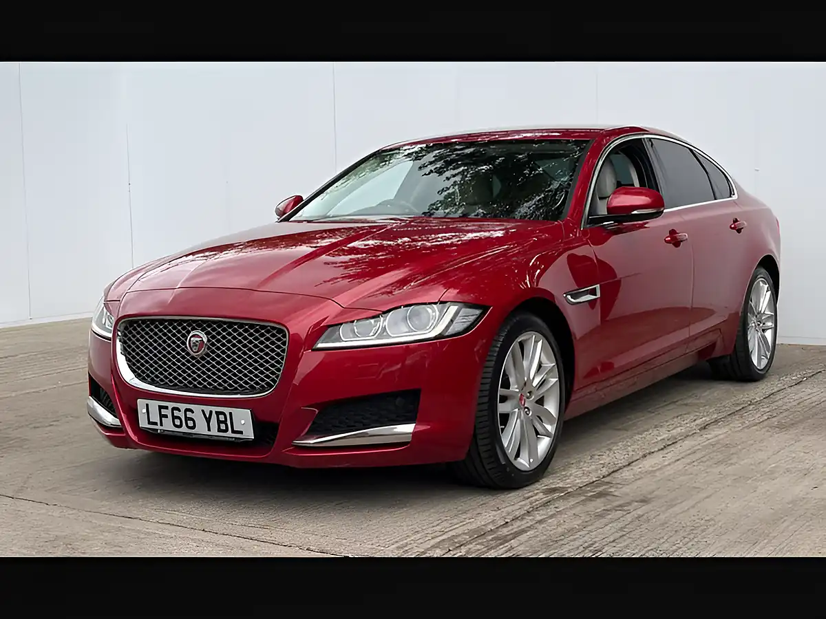 Used 2016 Jaguar Xf Portfolio Red - Interior and Exterior details 4