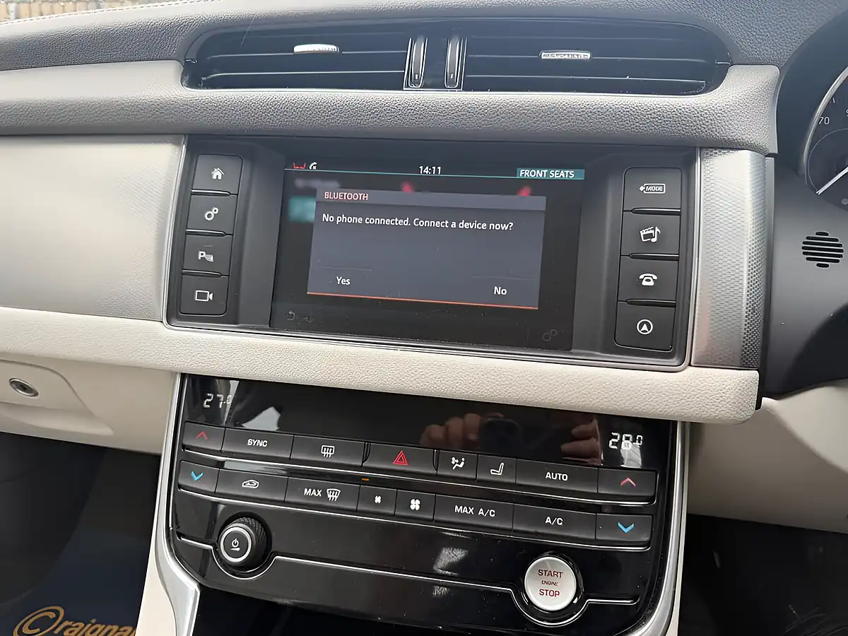 Used 2016 Jaguar Xf Prestige Ammonite Grey - Interior and Exterior details 18