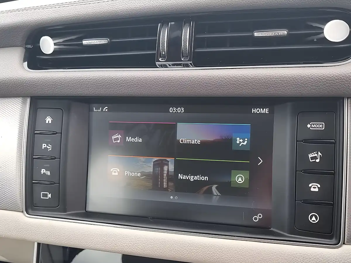 Used 2016 Jaguar Xf Prestige Black - Interior and Exterior details 10